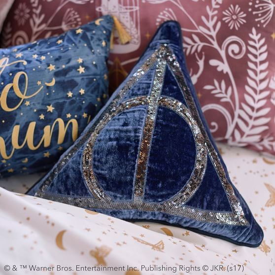 harry-potter-deathly-hallows-pillow-c